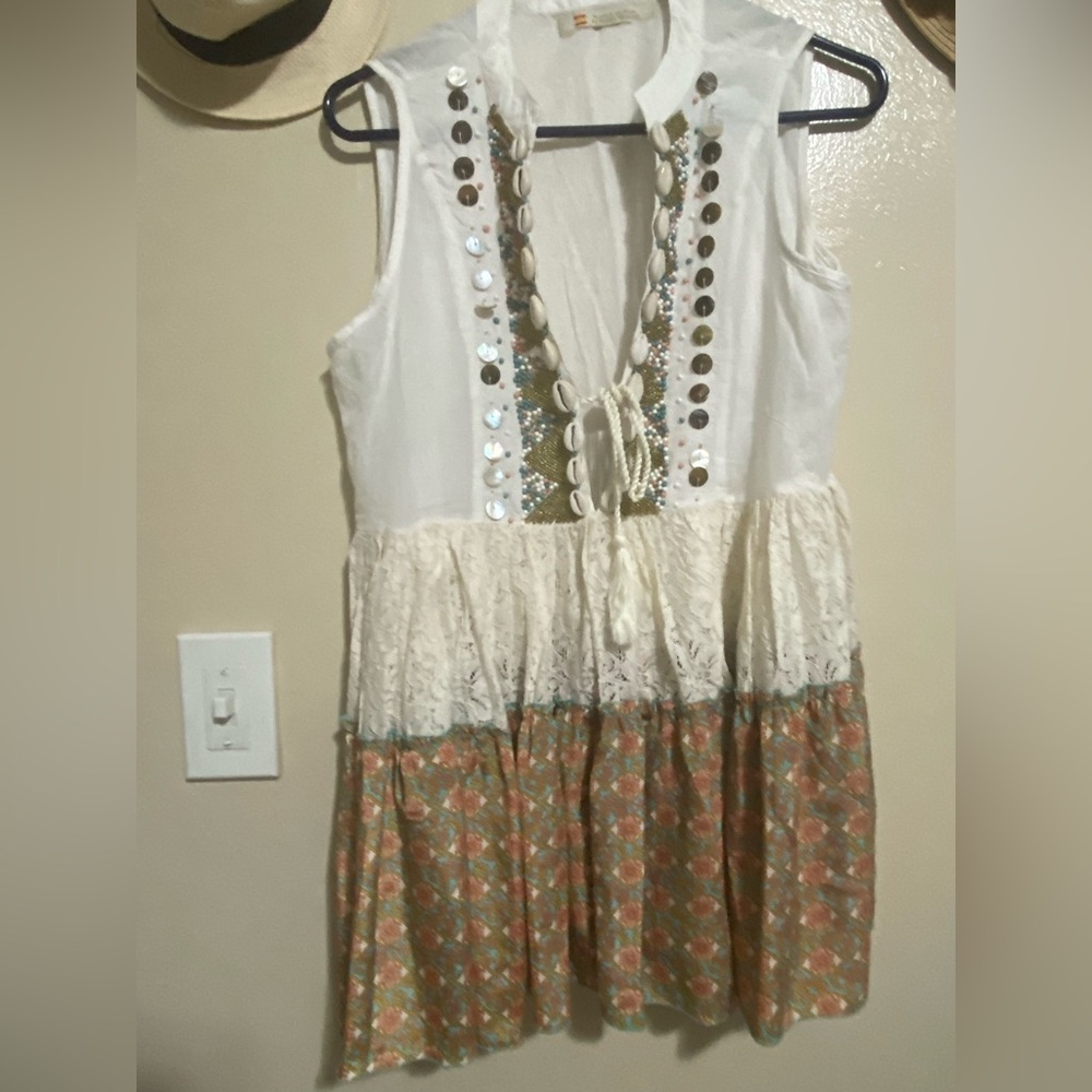 Elegant Sleeveless White and Brown Blouse